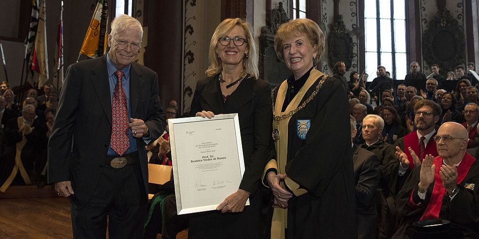Alumni-Preis für Beatrice Weder di Mauro Alumnipreis