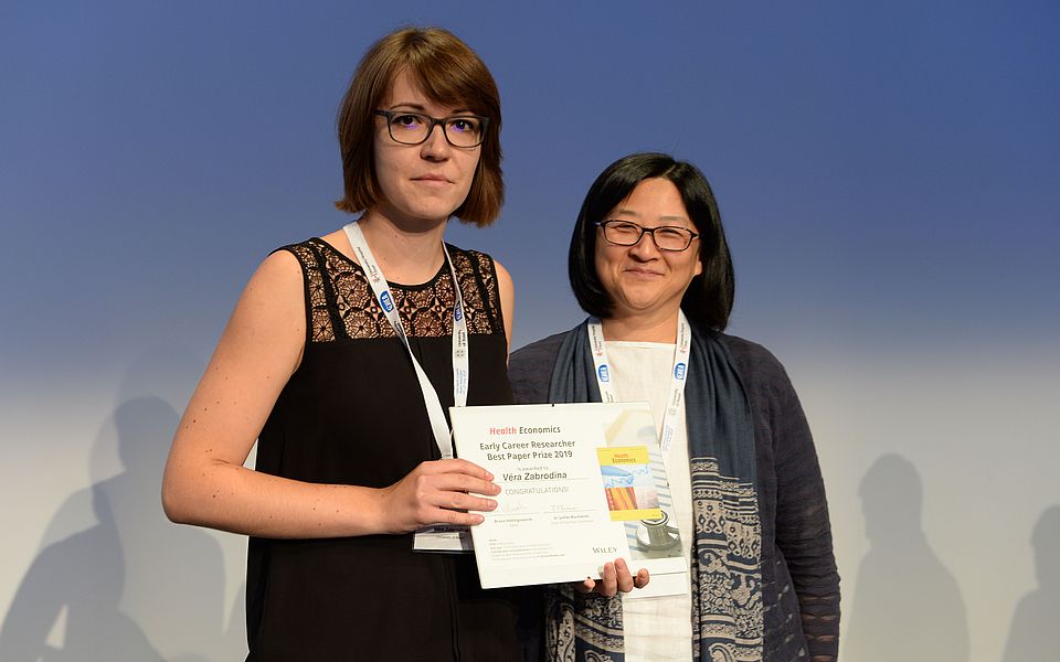 Véra Zabrodina wins Best Paper Award