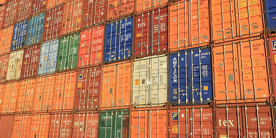 Internationaler Handel beeinflusst Arbeitslosenzahlen in der Schweiz nicht: Container mit Waren. (Foto: Pixabay / CC0)