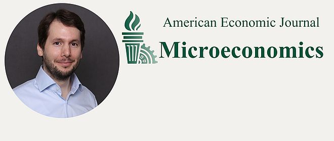 Competitive Information Disclosure to an Auctioneer in: AEA Microeconomics